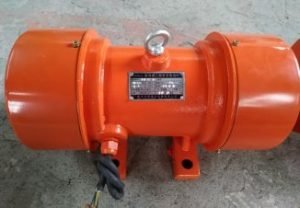 Motor vibratorio horizontal
