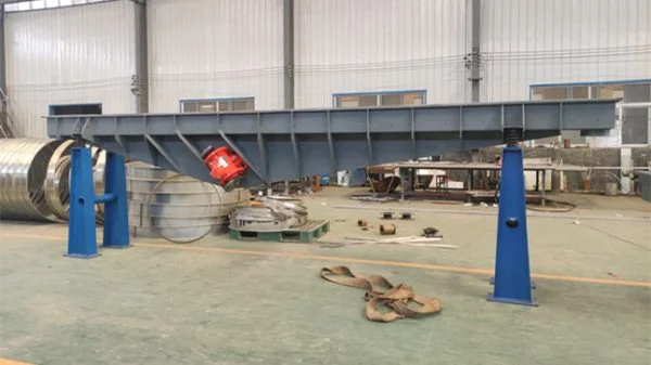 Моторный вибрационный конвейер